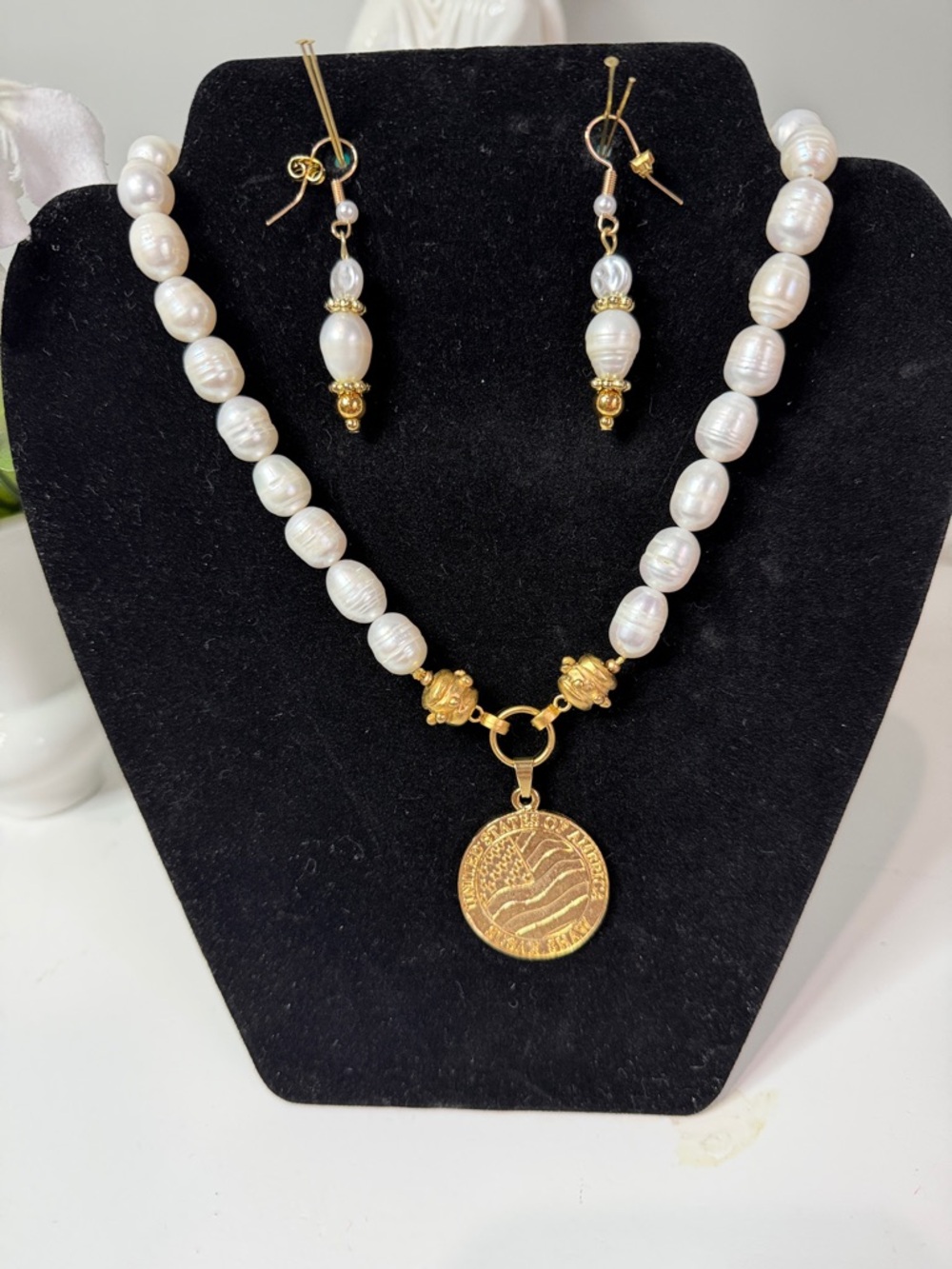 Pearl and Gold Coin Pendant Necklace with Matching Earrings - White/Gold 20”